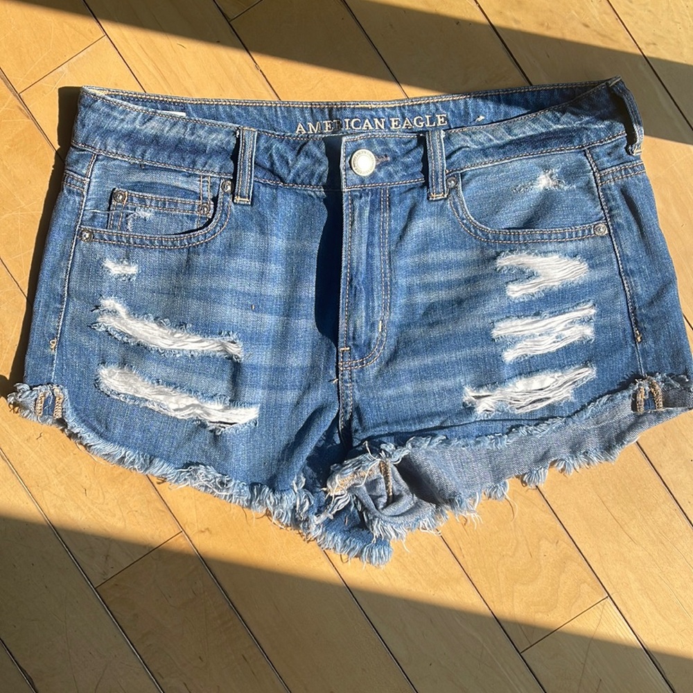 American Eagle “Tomgirl shortie” siZe 8